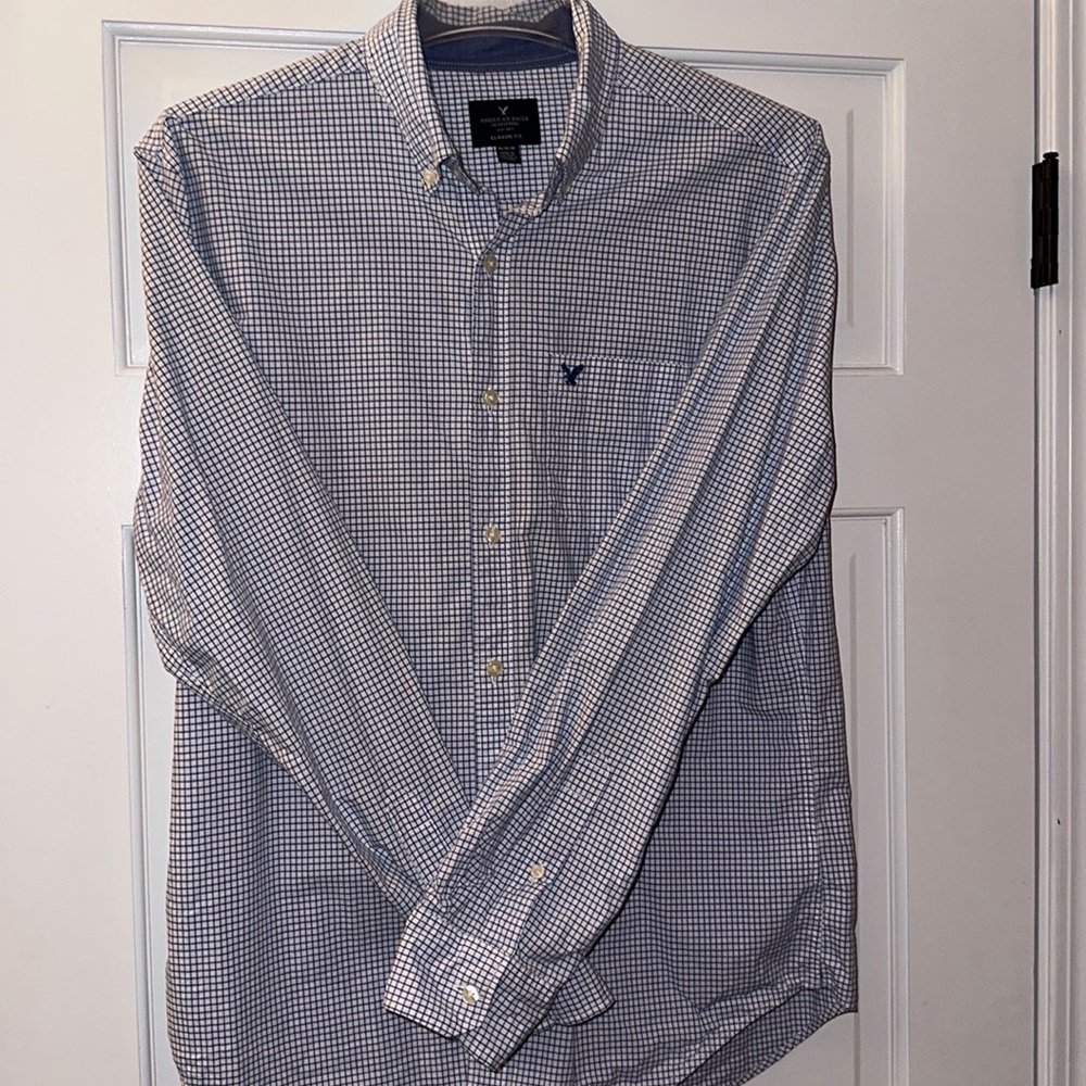 American Eagle Outfitters Long-Sleeve Classic Fit Button Down